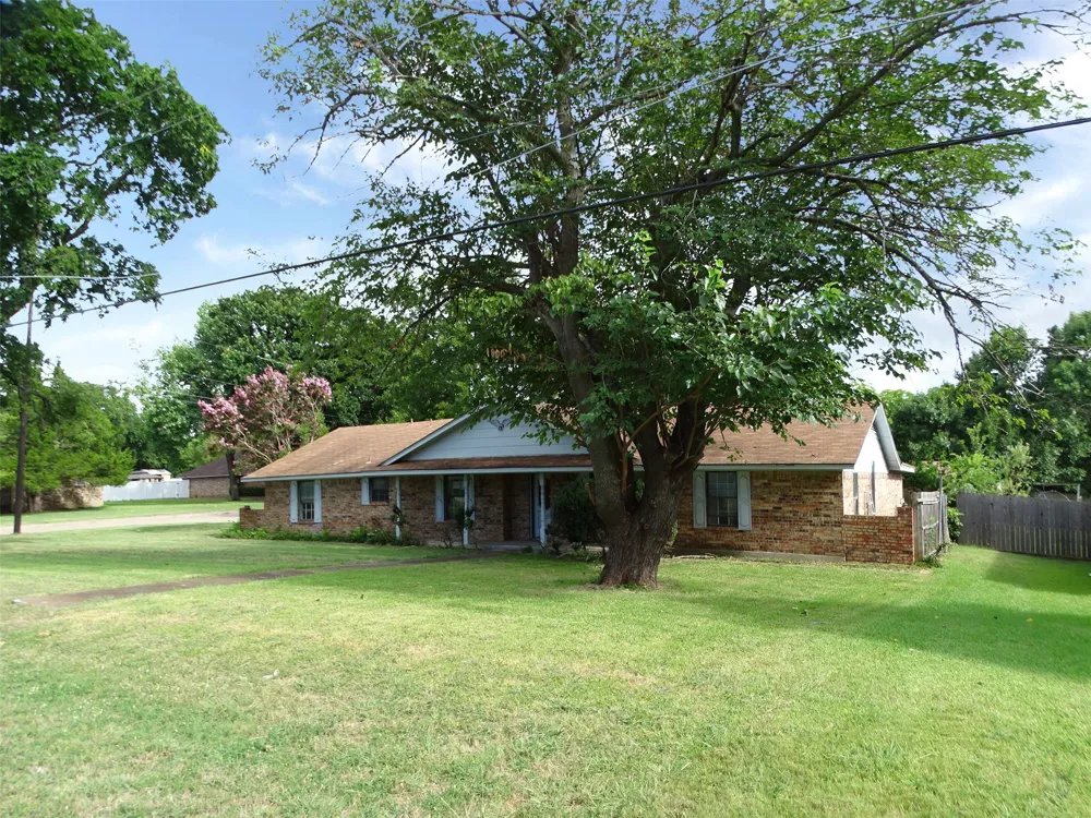 1302 Plateau Drive Duncanville, TX 75116
