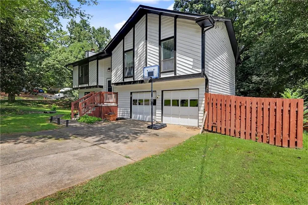 2571 Wildflower Lane Lawrenceville, GA 30044