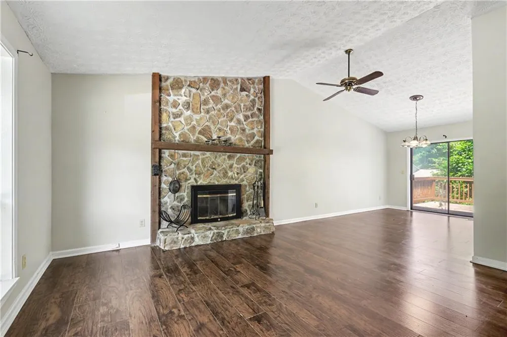 2571 Wildflower Lane Lawrenceville, GA 30044