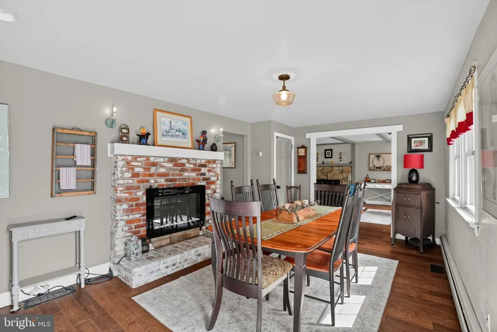 912 WARRIOR ROAD Malvern, PA 19355