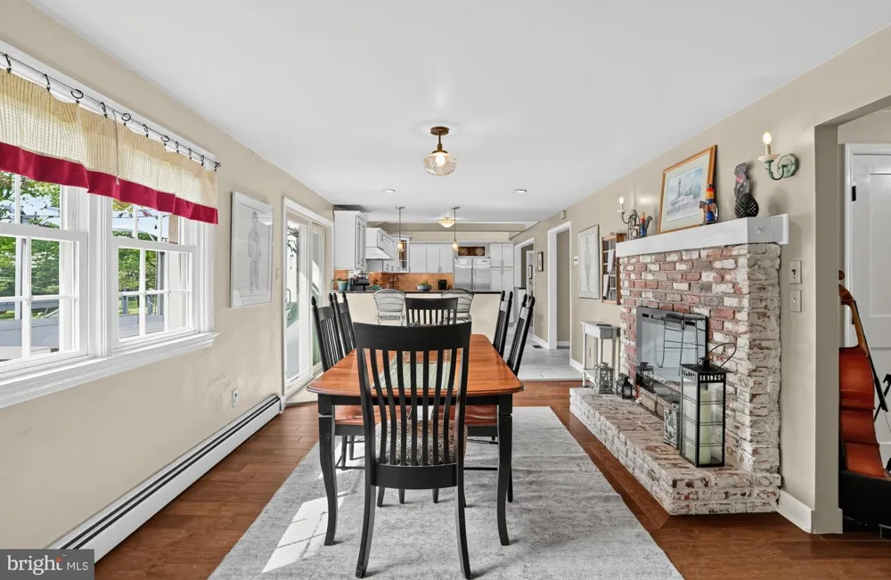 912 WARRIOR ROAD Malvern, PA 19355