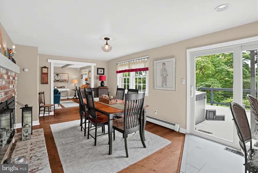 912 WARRIOR ROAD Malvern, PA 19355