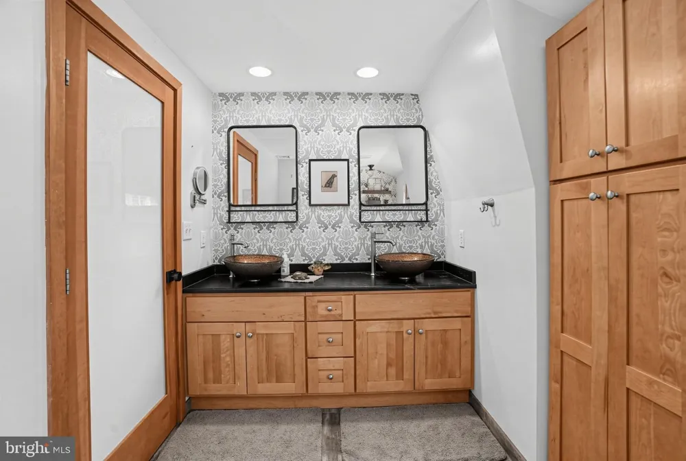 912 WARRIOR ROAD Malvern, PA 19355