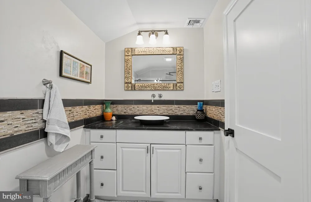 912 WARRIOR ROAD Malvern, PA 19355