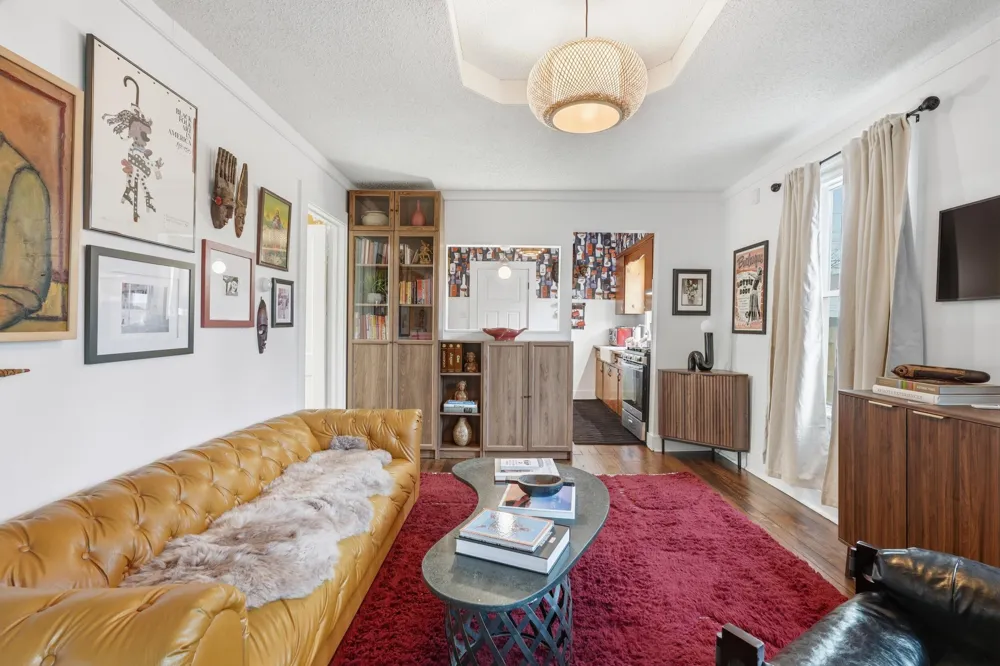 326 W Robert Avenue Hazel Park, MI 48030