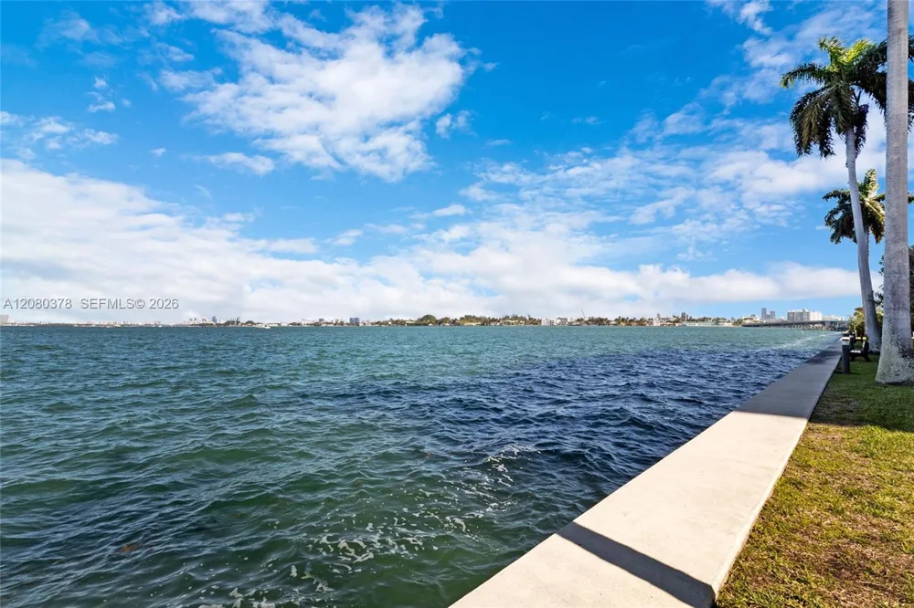 1625 Kennedy Cswy #1205G North Bay Village, FL 33141