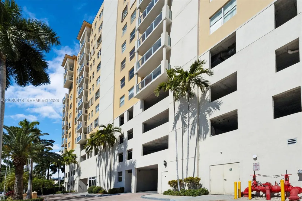 1625 Kennedy Cswy #1205G North Bay Village, FL 33141