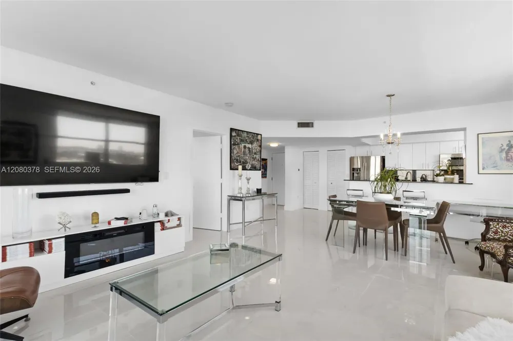 1625 Kennedy Cswy #1205G North Bay Village, FL 33141