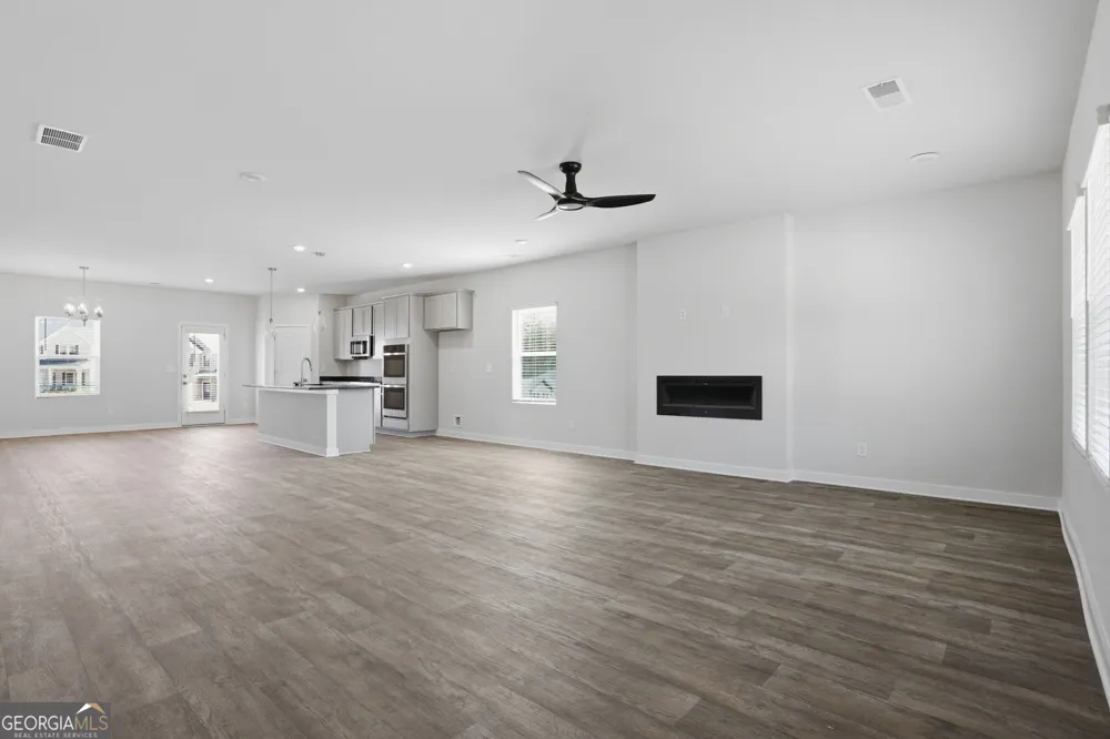 1112 DICKENS RD Greensboro, GA 30642
