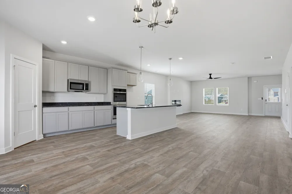 1112 DICKENS RD Greensboro, GA 30642