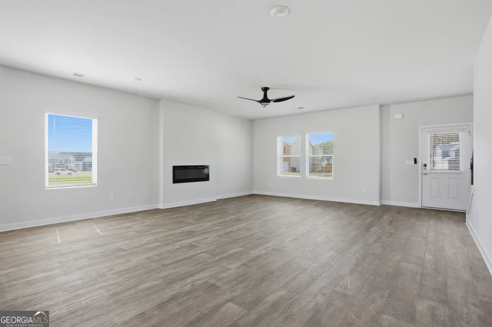 1112 DICKENS RD Greensboro, GA 30642
