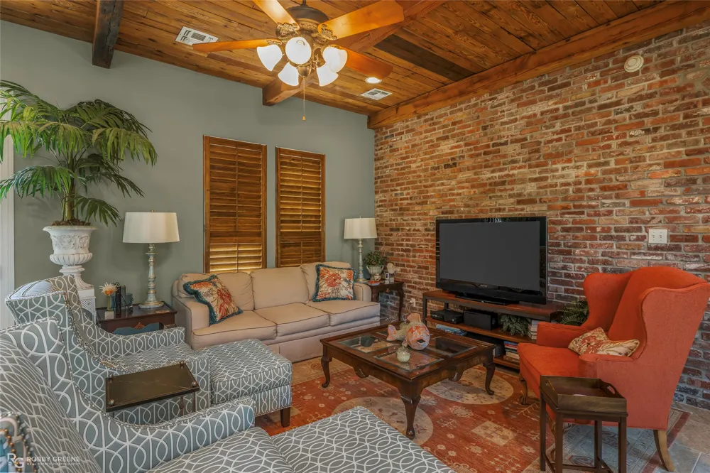 209 Evangeline Walk Bossier City, LA 71111