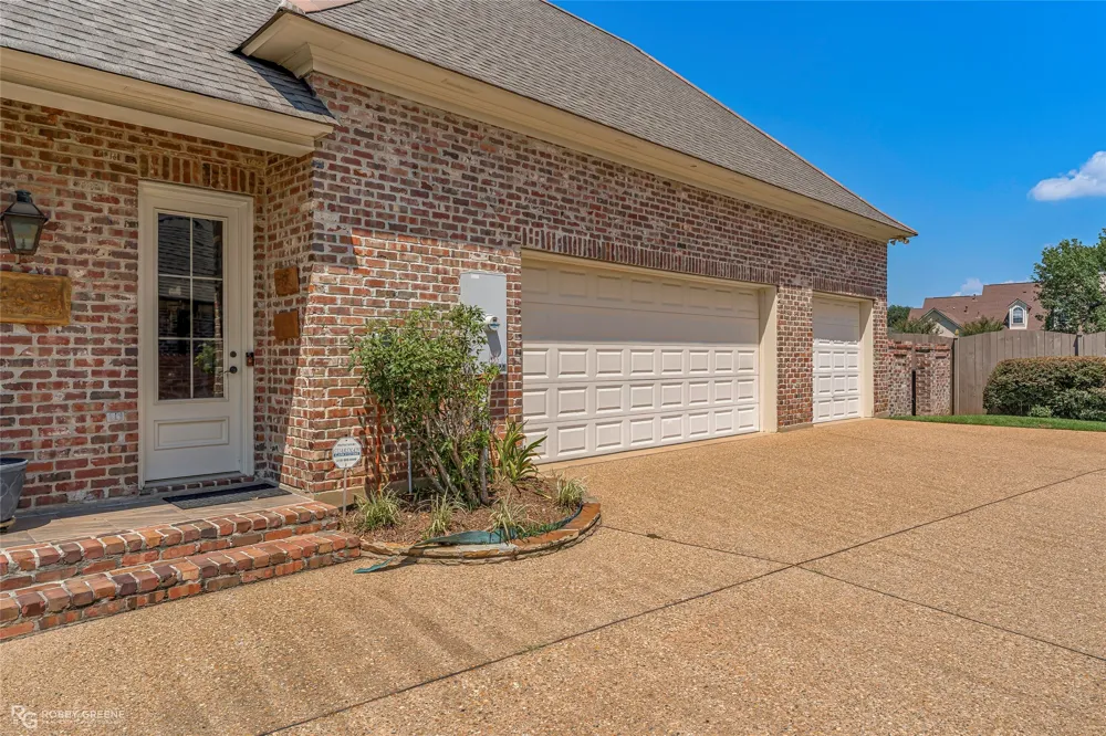 209 Evangeline Walk Bossier City, LA 71111