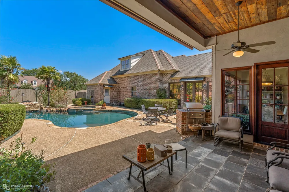 209 Evangeline Walk Bossier City, LA 71111