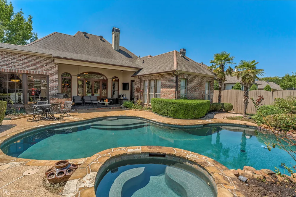 209 Evangeline Walk Bossier City, LA 71111