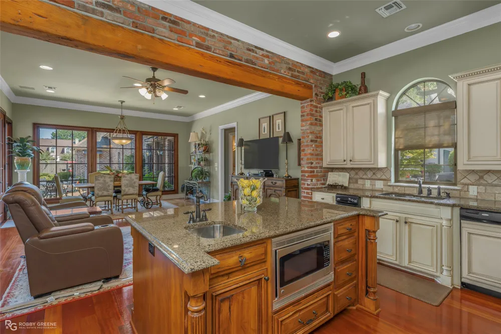 209 Evangeline Walk Bossier City, LA 71111