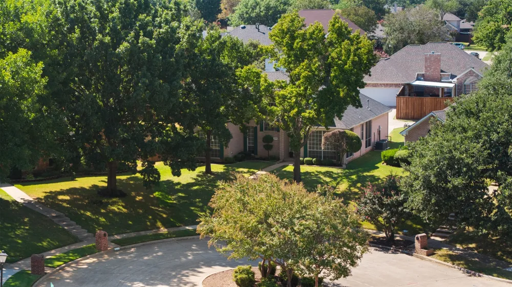 1432 Swan Court Lewisville, TX 75077
