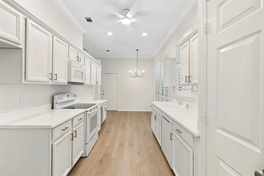 1432 Swan Court Lewisville, TX 75077