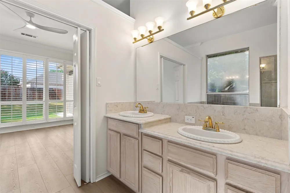 1432 Swan Court Lewisville, TX 75077