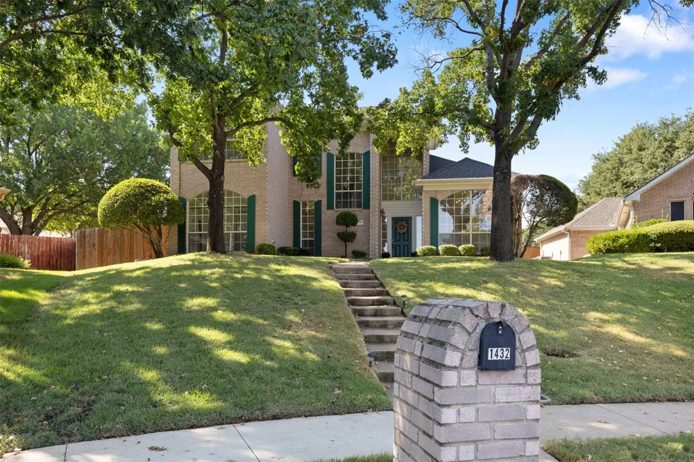 1432 Swan Court Lewisville, TX 75077