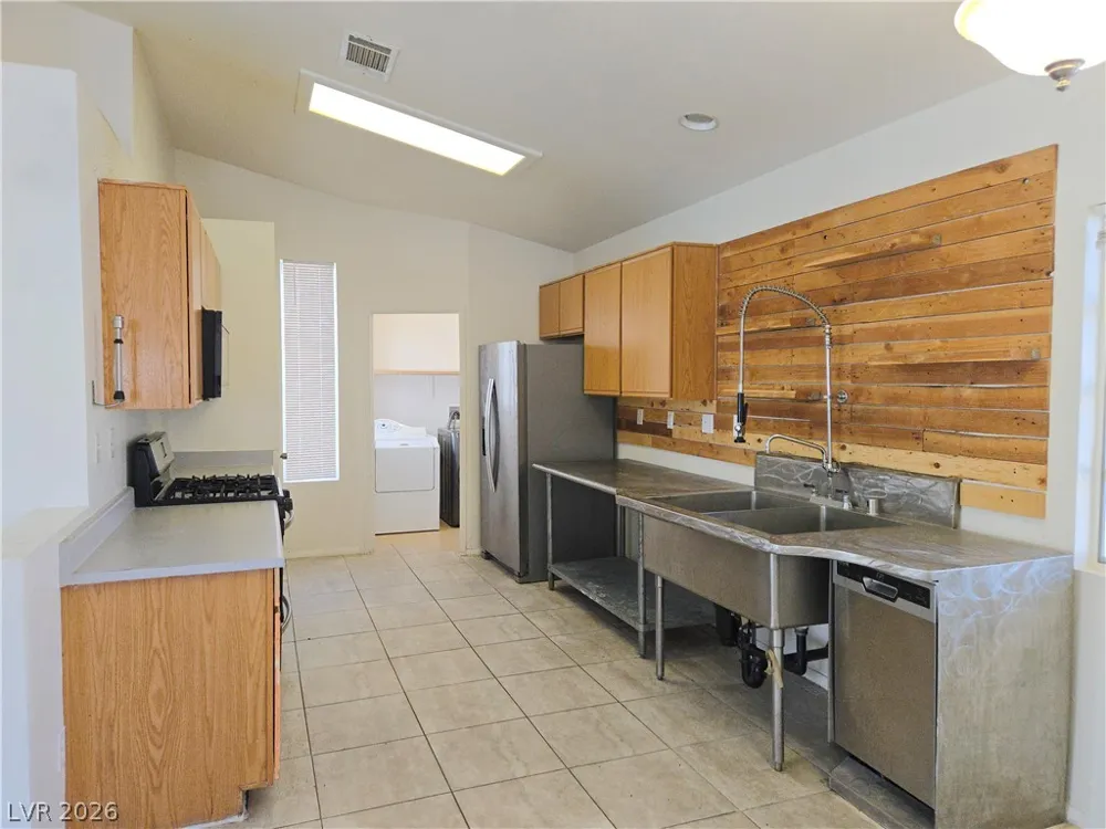 440 W Azure Avenue North Las Vegas, NV 89031