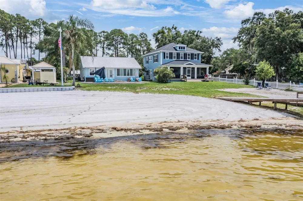 13850 SE 124 STREET Ocklawaha, FL 32179