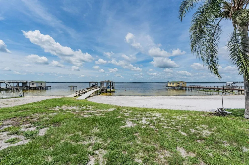 13850 SE 124 STREET Ocklawaha, FL 32179