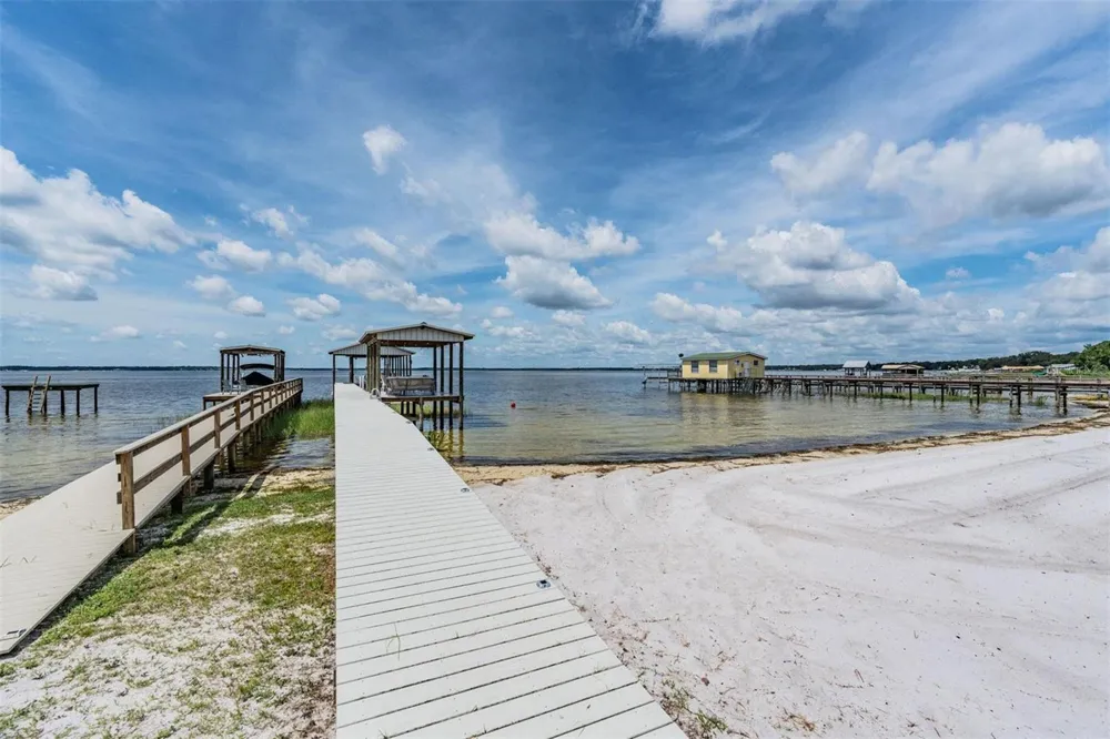 13850 SE 124 STREET Ocklawaha, FL 32179