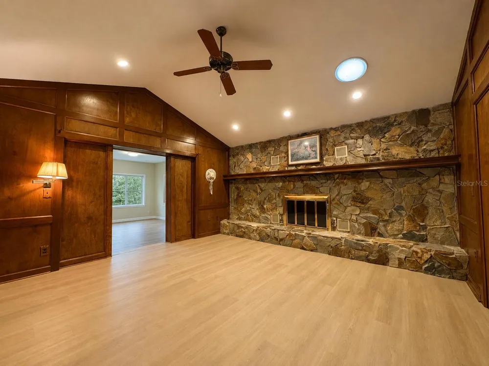 2510 CYPRESS GARDENS BOULEVARD Winter Haven, FL 33884