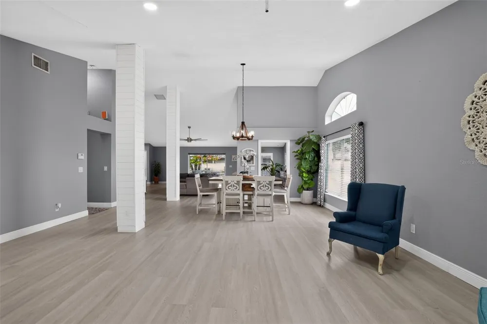17721 HAMPSHIRE OAK DRIVE Tampa, FL 33647