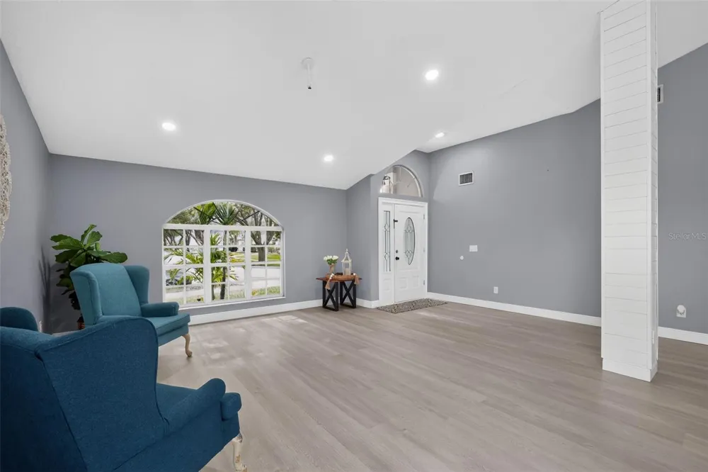 17721 HAMPSHIRE OAK DRIVE Tampa, FL 33647