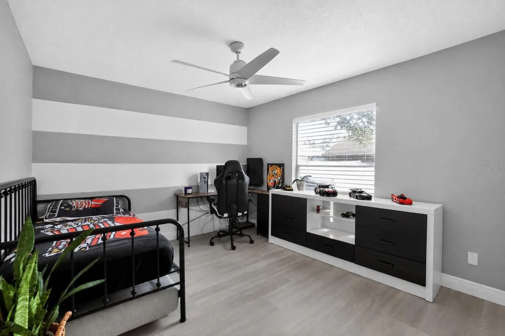 17721 HAMPSHIRE OAK DRIVE Tampa, FL 33647