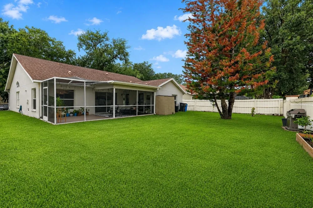 17721 HAMPSHIRE OAK DRIVE Tampa, FL 33647