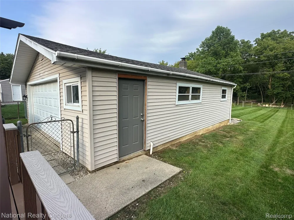 5073 Winston Drive Swartz Creek City, MI 48473