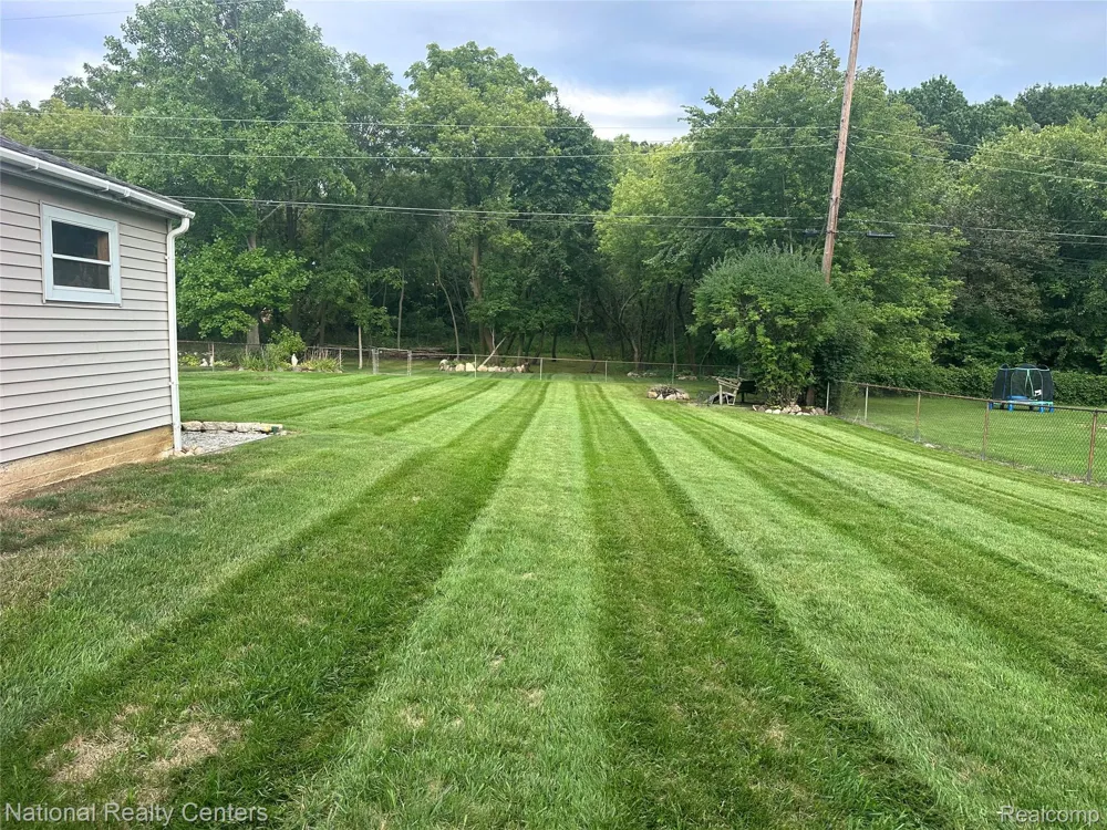 5073 Winston Drive Swartz Creek City, MI 48473