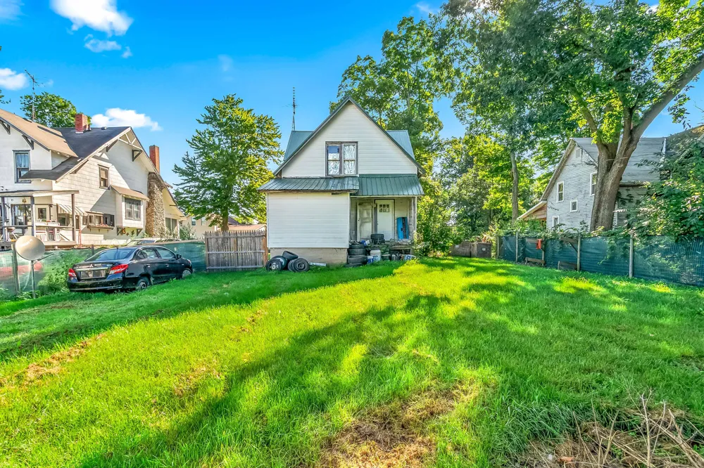 114 S Hayward Street Montgomery Village, MI 49255