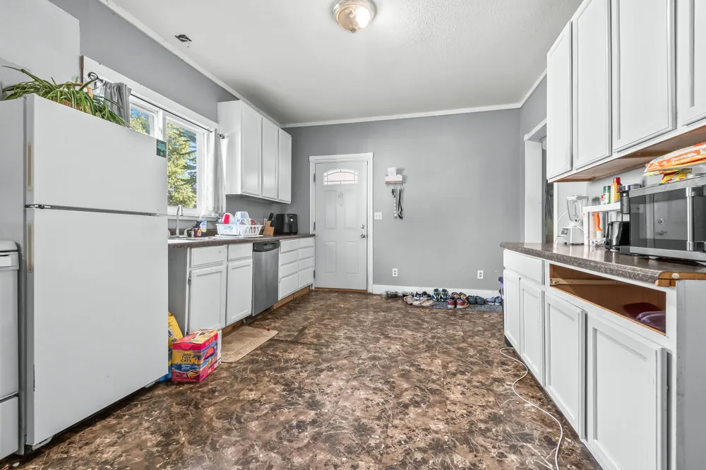 114 S Hayward Street Montgomery Village, MI 49255