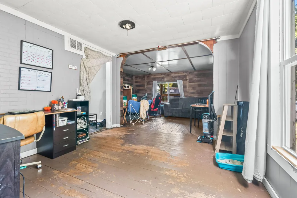 114 S Hayward Street Montgomery Village, MI 49255