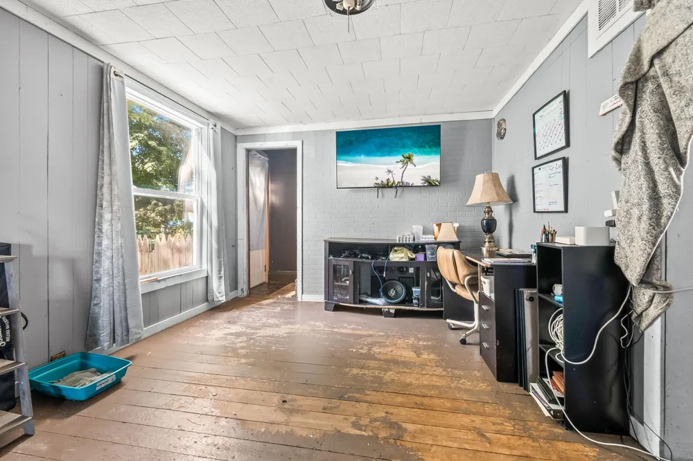 114 S Hayward Street Montgomery Village, MI 49255