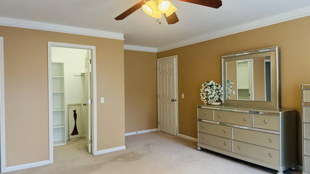 7162 Fox Woods Drive Canton Charter Township, MI 48187