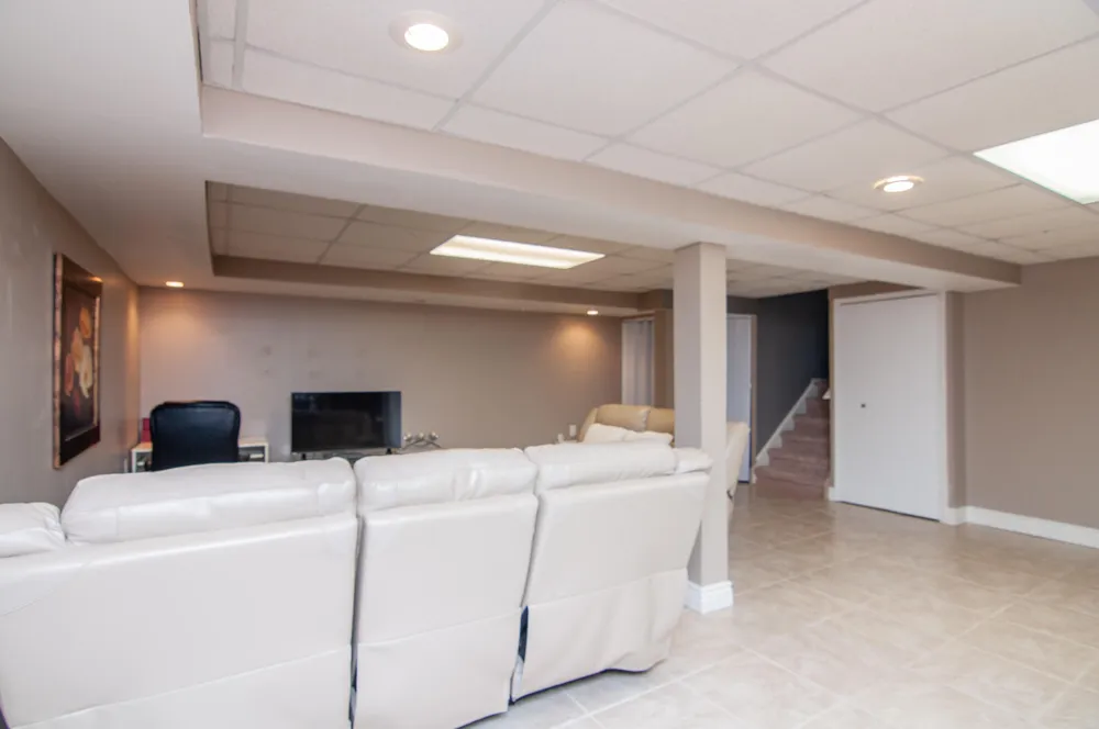 7162 Fox Woods Drive Canton Charter Township, MI 48187