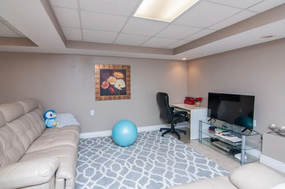7162 Fox Woods Drive Canton Charter Township, MI 48187