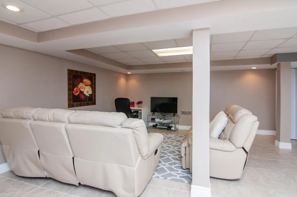 7162 Fox Woods Drive Canton Charter Township, MI 48187