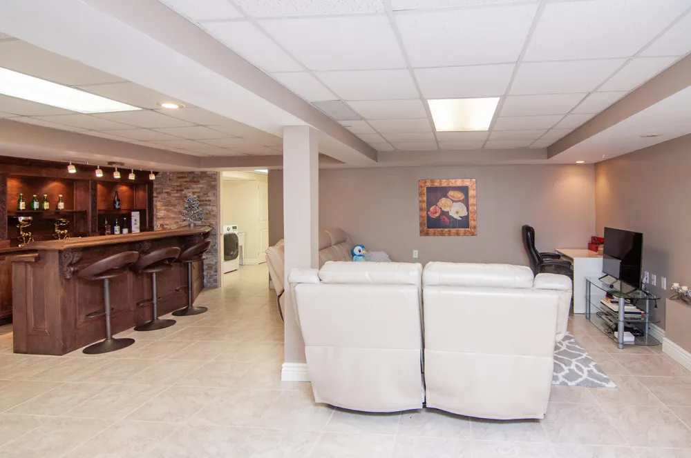 7162 Fox Woods Drive Canton Charter Township, MI 48187