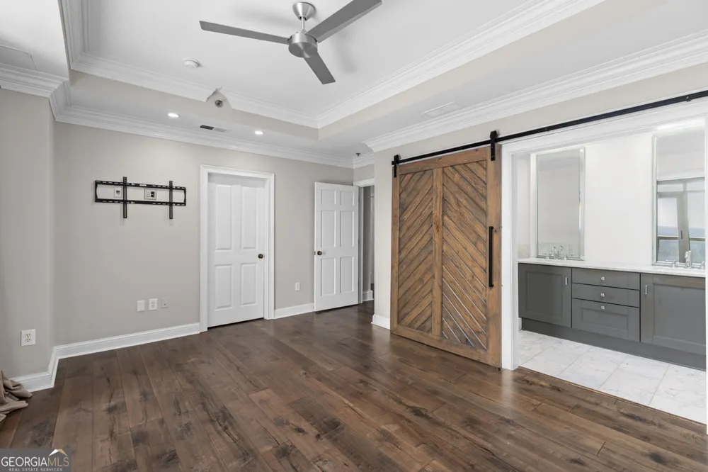2881 Peachtree RD NE Atlanta, GA 30305