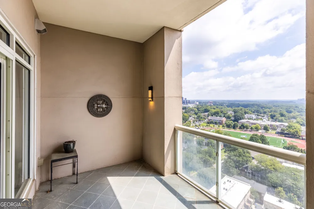 2881 Peachtree RD NE Atlanta, GA 30305