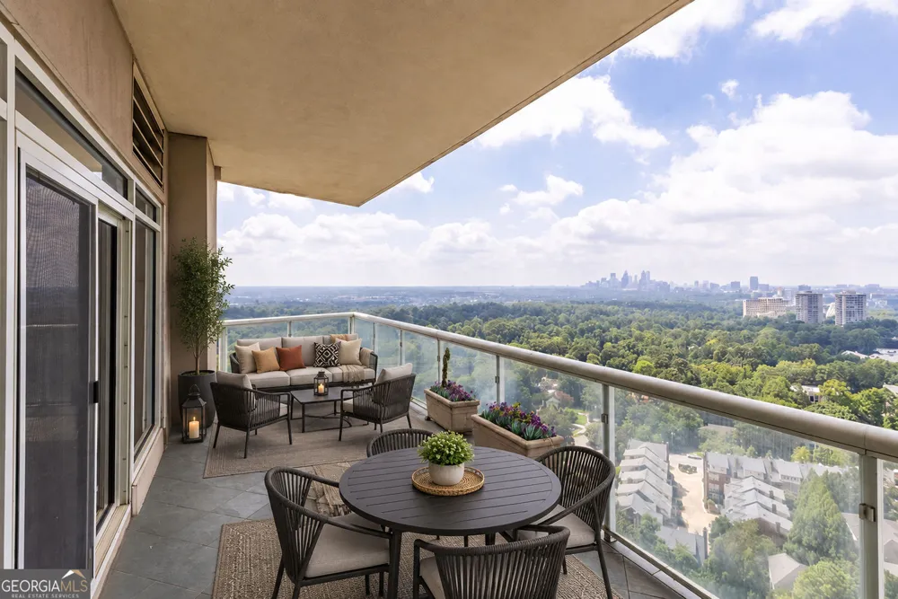 2881 Peachtree RD NE Atlanta, GA 30305