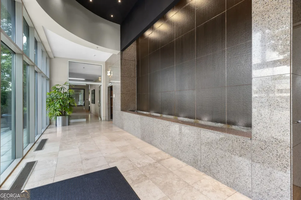 2881 Peachtree RD NE Atlanta, GA 30305