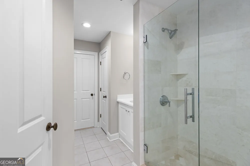 2881 Peachtree RD NE Atlanta, GA 30305
