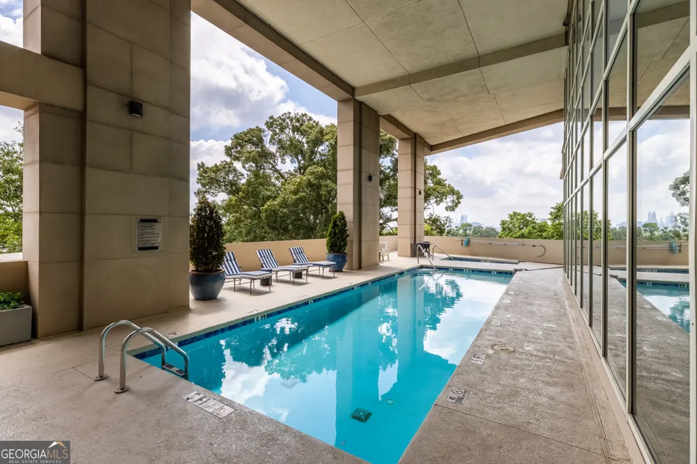 2881 Peachtree RD NE Atlanta, GA 30305